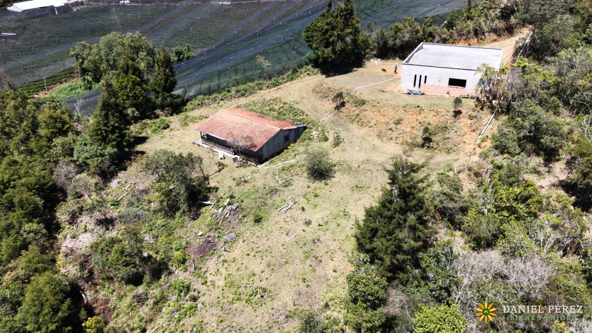 Lote campestre en Guarne, 5.940 m², foto 1