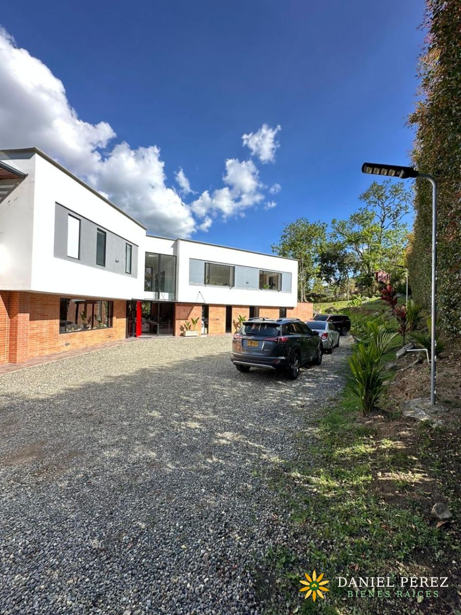 Casa campestre de lujo en la Parcelación Santana Vereda La Veta Copacabana, foto 1