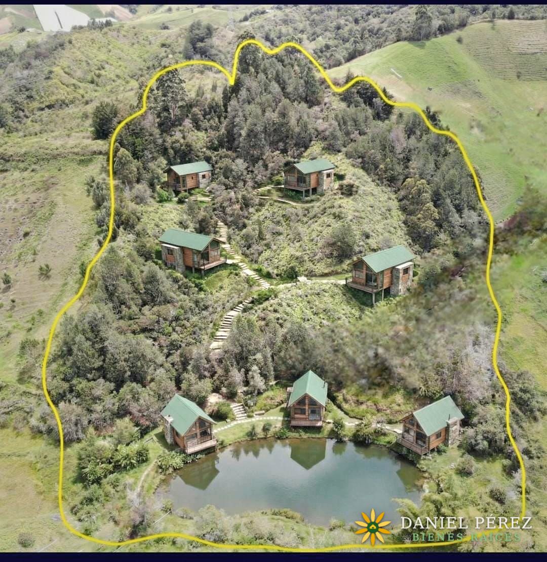 Montaña de más de 34.000 m² en Marinilla, con nacimientos de agua y bosque. Potencial para, foto 2
