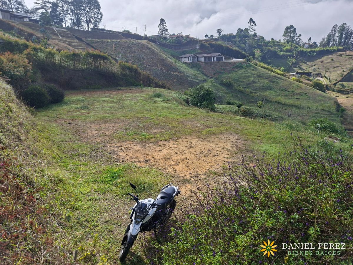 Lote campestre de más de 3.700 m² en San Vicente Ferrer: agua propia, 25 frutales, escritu, foto 6