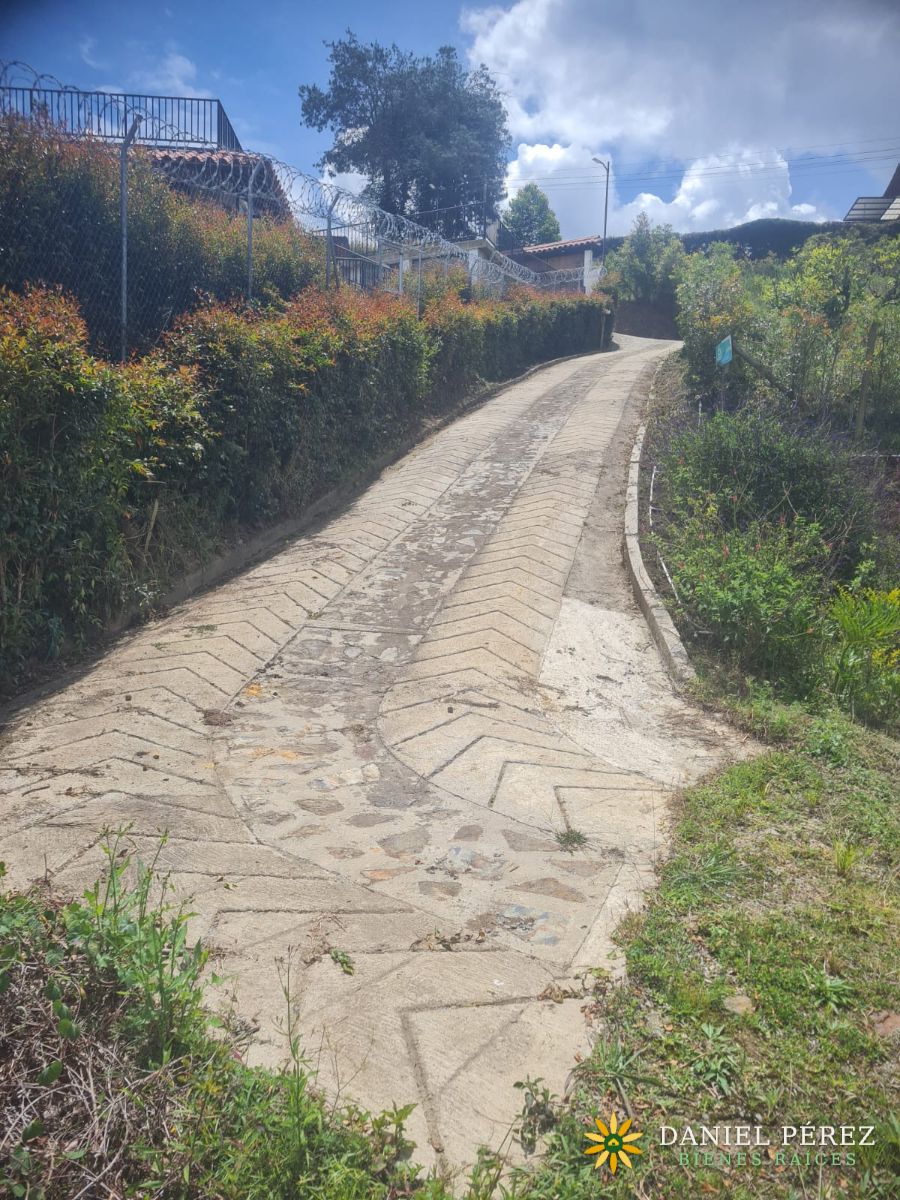Lote campestre de más de 3.700 m² en San Vicente Ferrer: agua propia, 25 frutales, escritu, foto 5