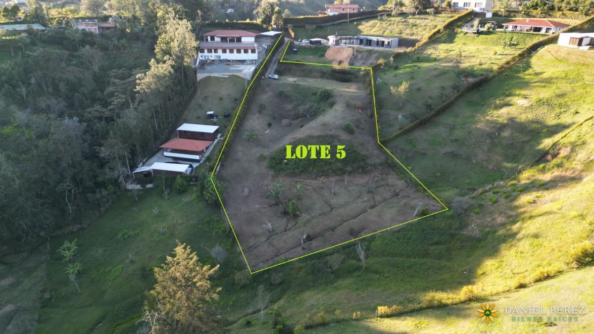 Lote campestre de más de 3.700 m² en San Vicente Ferrer: agua propia, 25 frutales, escritu, foto 1